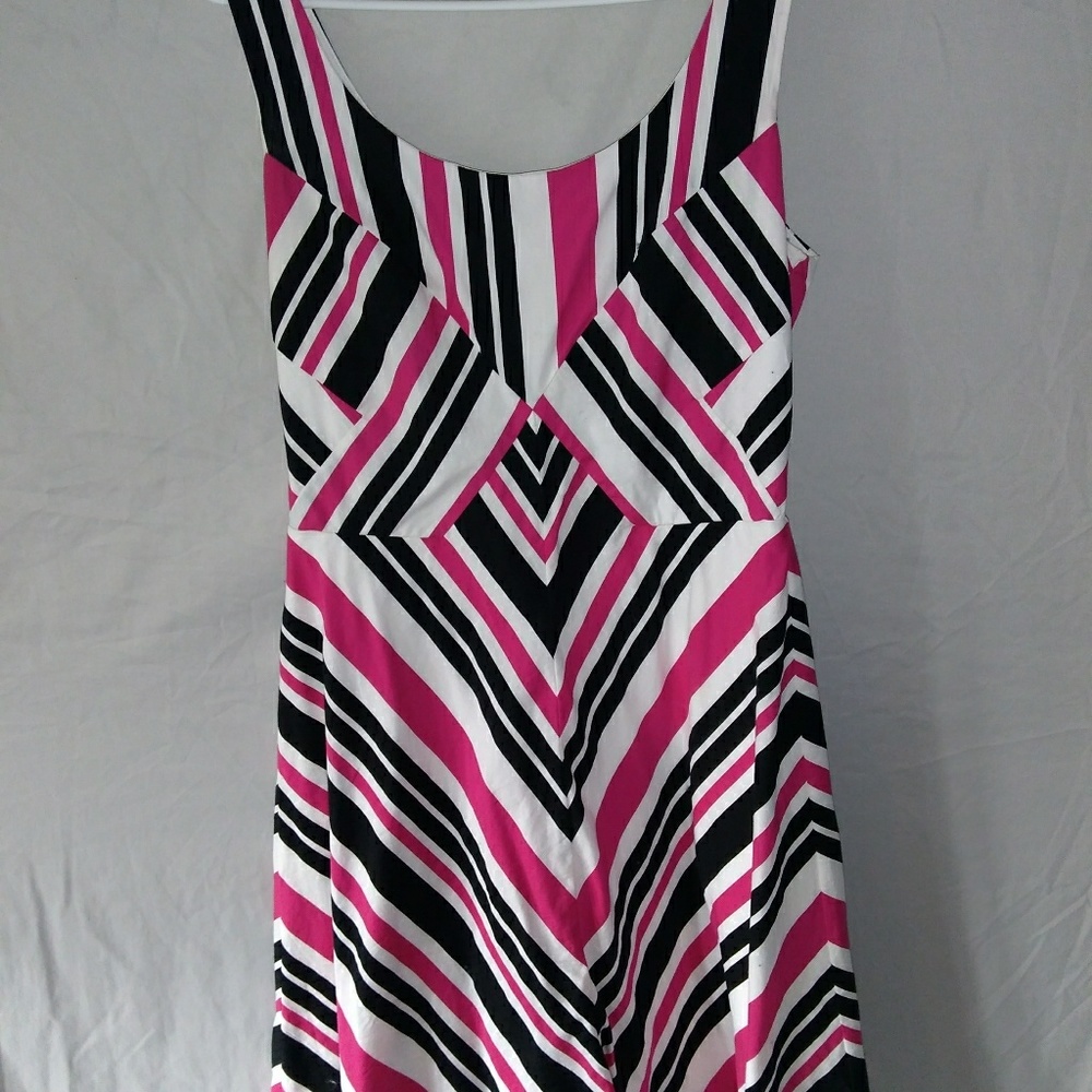 Spring dress - Picture 1 of 3